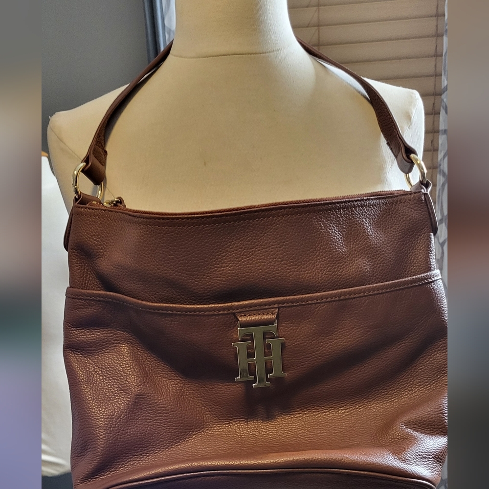 Lovely Tommy Hilfiger Genuine Leather Bag - Picture 5 of 5